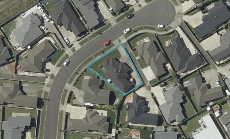 8 Medallion Court, Kelvin Grove, Palmerston North - Carousel 1