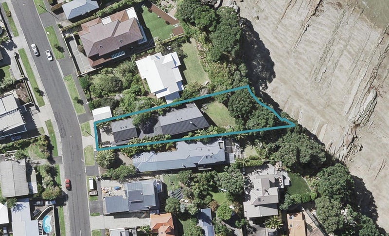 4 Hamana Street, Narrow Neck, Auckland - Carousel 1