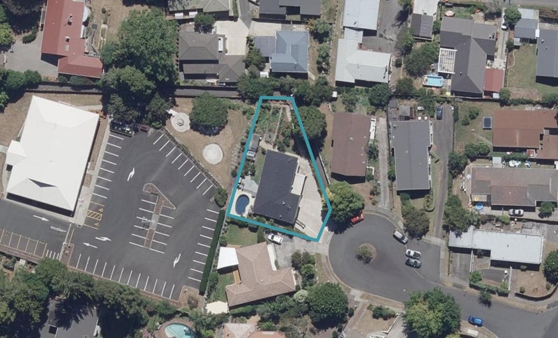 8 Dorothy Place, Hillcrest, Hamilton - Carousel 1