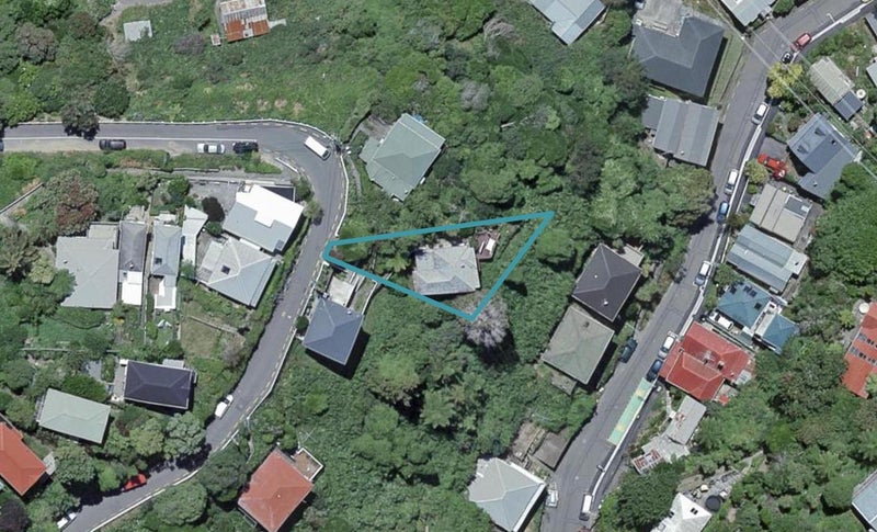 9 Mount Pleasant Road, Aro Valley, Wellington - Carousel 1