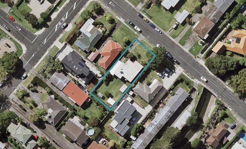 18B Trafalgar RD, Milford, Auckland - Carousel 1