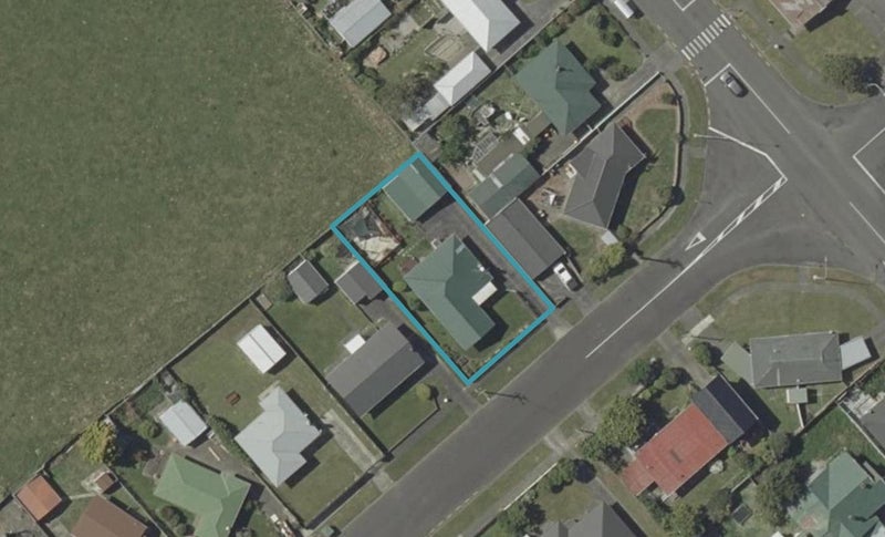 4 Peters Avenue, Cloverlea, Palmerston North - Carousel 1