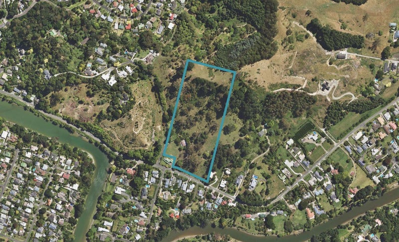 11 Hauroa Road, Whataupoko, Gisborne - Carousel 1