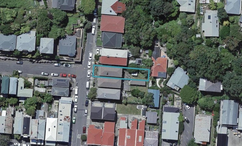 6 Devon St, Aro Valley, Wellington - Carousel 1
