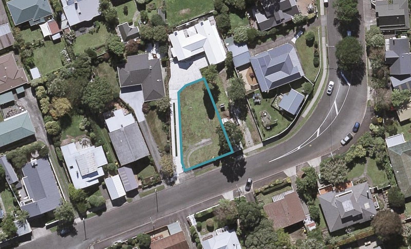 21 Holsworthy Road, Lower Vogeltown, New Plymouth - Carousel 1
