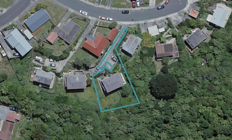 24 Cheltenham Terrace, Newlands, Wellington - Carousel 1
