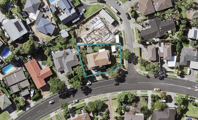 5 Prince Regent Drive, Half Moon Bay, Auckland - Carousel 1