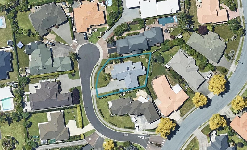 6 Inglewood Place, Bethlehem, Tauranga - Carousel 1
