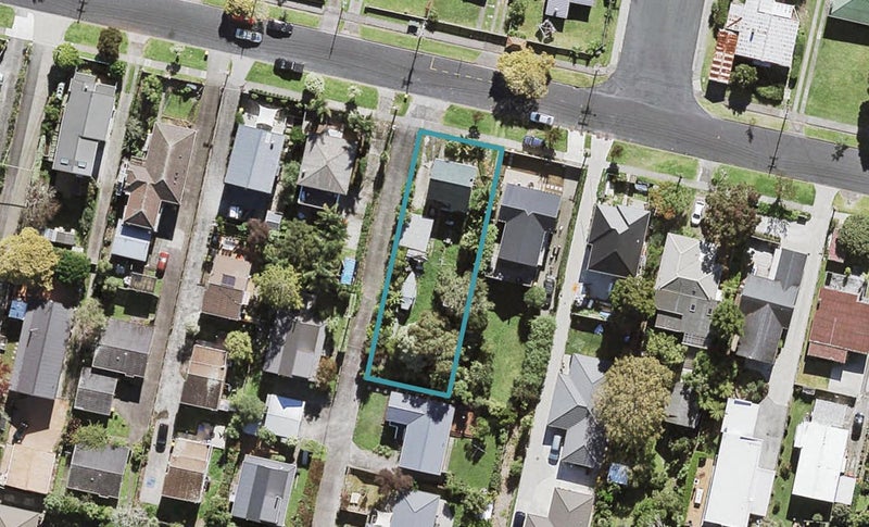 81 Beach Haven Road, Beach Haven, Auckland - Carousel 1