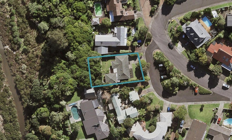 22 Puawai Place, Northcote, Auckland - Carousel 1
