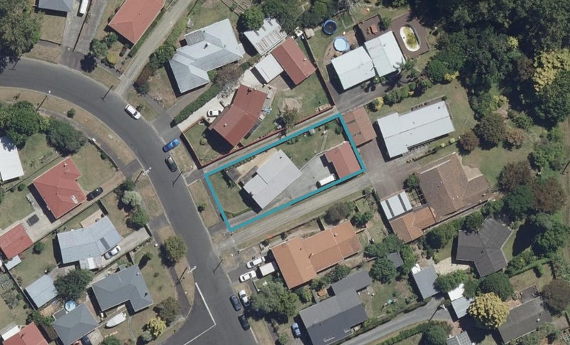 127 Fitzroy Avenue, Fitzroy, Hamilton - Carousel 1