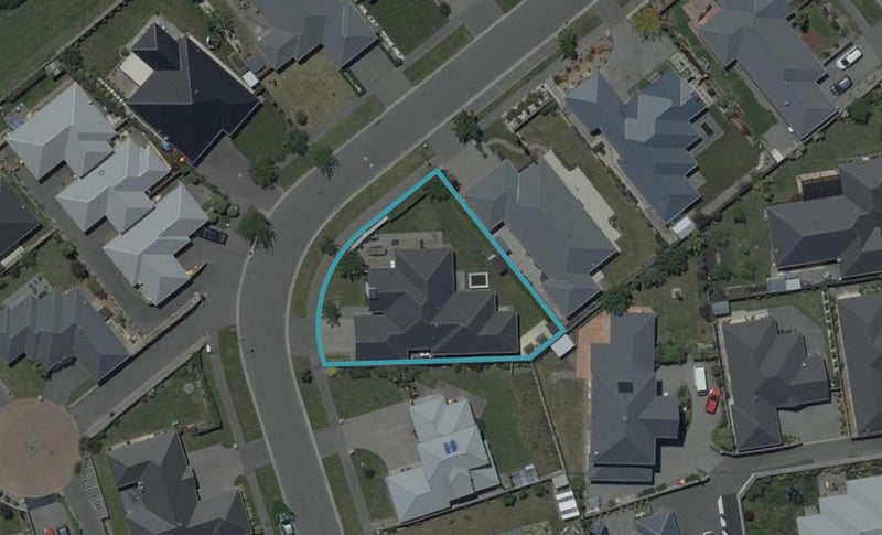 24 Somerville Crescent, Aidanfield, Christchurch - Carousel 1