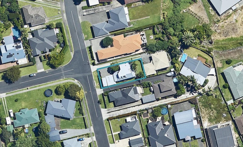 11 Karaka Road, Otumoetai, Tauranga - Carousel 1