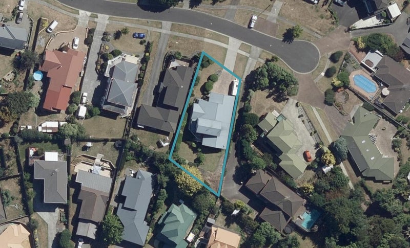 12 Prospect Place, Western Heights, Hamilton - Carousel 1