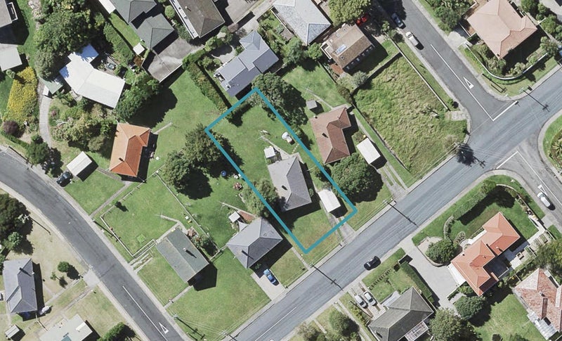 36 Montgomery Avenue, Belmont, Auckland - Carousel 1