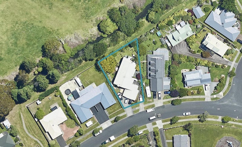 27 Aquarius Drive, Kawaha Point, Rotorua - Carousel 1