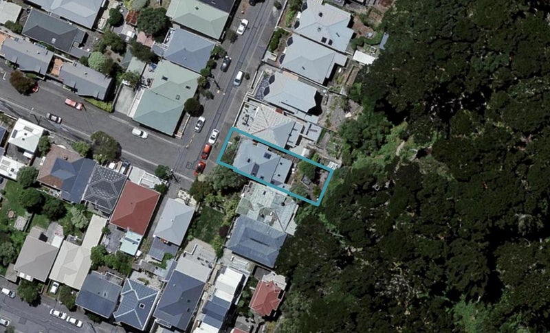 45 Scarborough Terrace, Mount Victoria, Wellington - Carousel 1