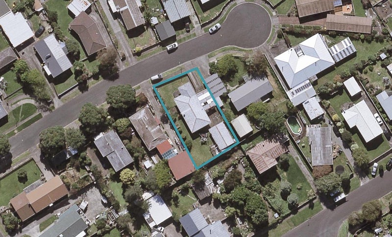4 Airedale Place, Waitara, Waitara - Carousel 1
