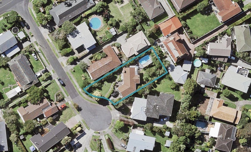 8 Pedersen Place, Bucklands Beach, Auckland - Carousel 1