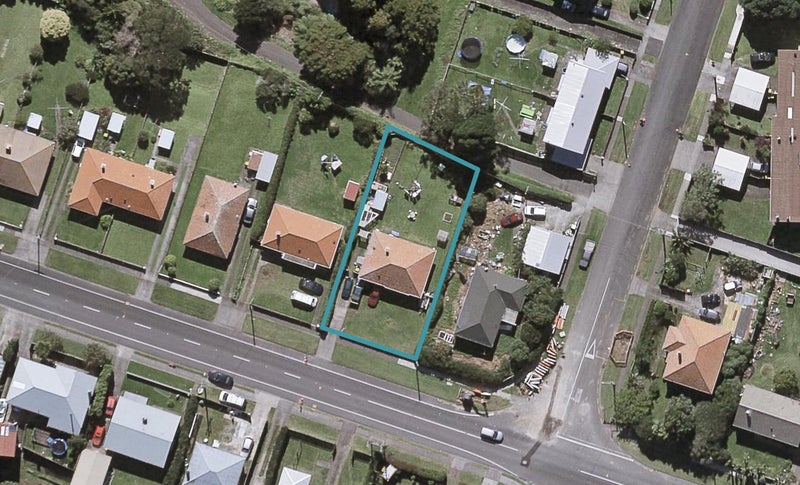 66 Omata Road, Marfell, New Plymouth - Carousel 1