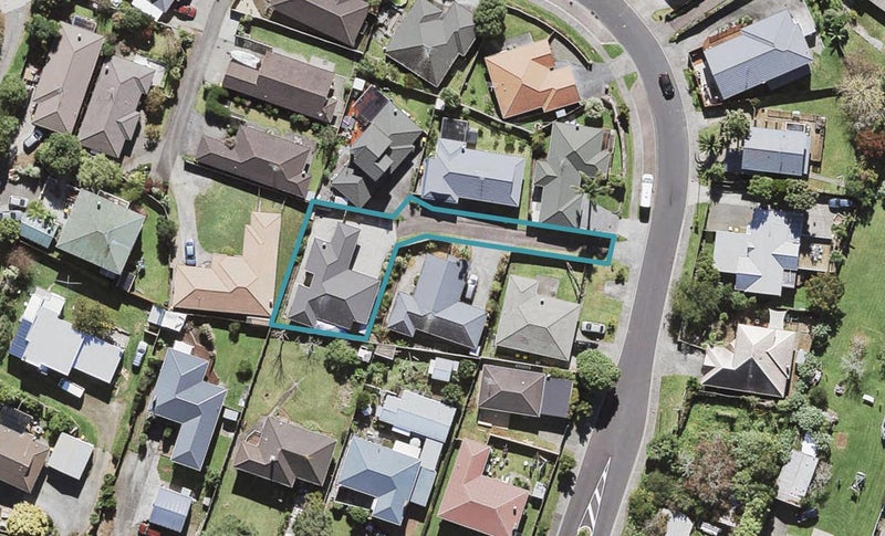 8 Zefiro Drive, Massey, Auckland - Carousel 1