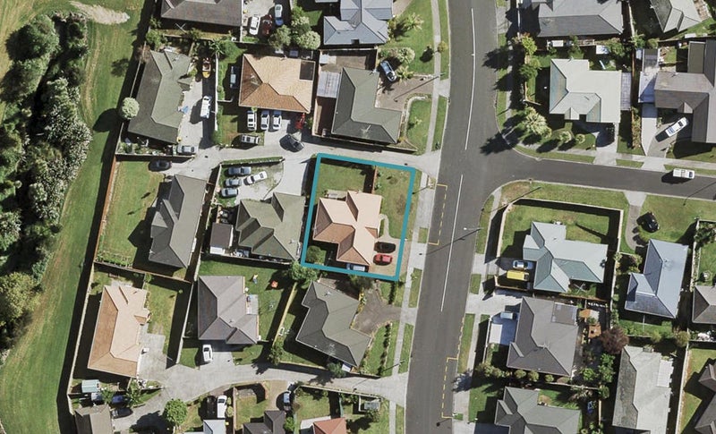 23 Glenveagh Park Drive, Weymouth, Auckland - Carousel 1
