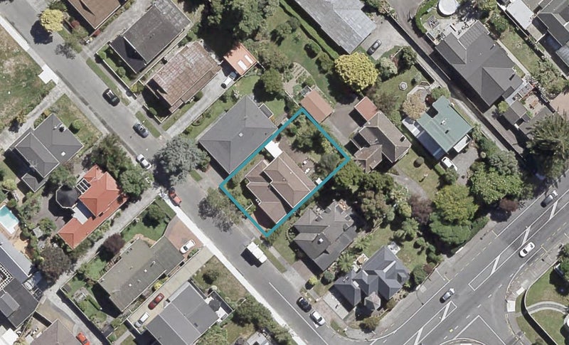 31 St Columbans Grove, Boulcott, Lower Hutt - Carousel 1