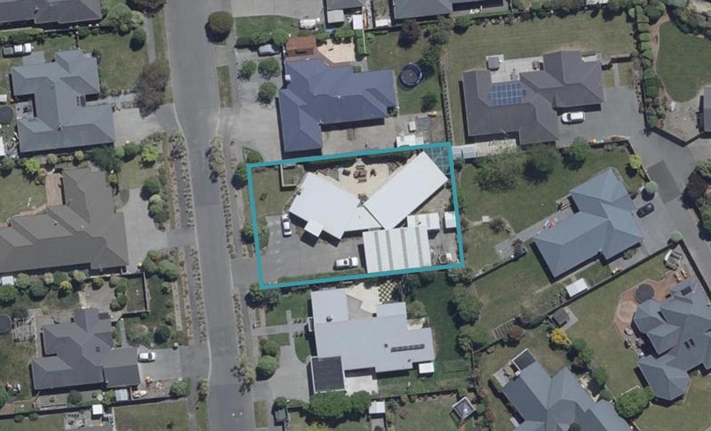 6 Hemingway Place, Spencerville, Christchurch - Carousel 1