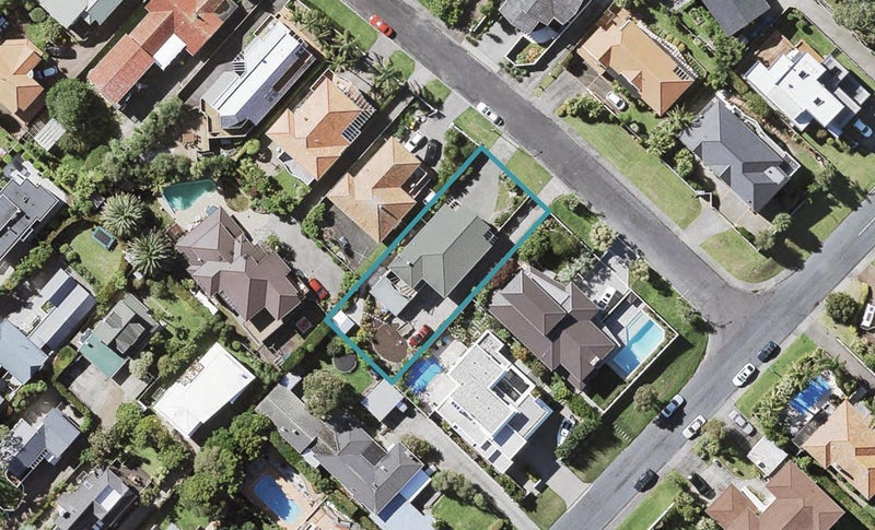 2A MIDWAY AVE, Castor Bay, Auckland - Carousel 1