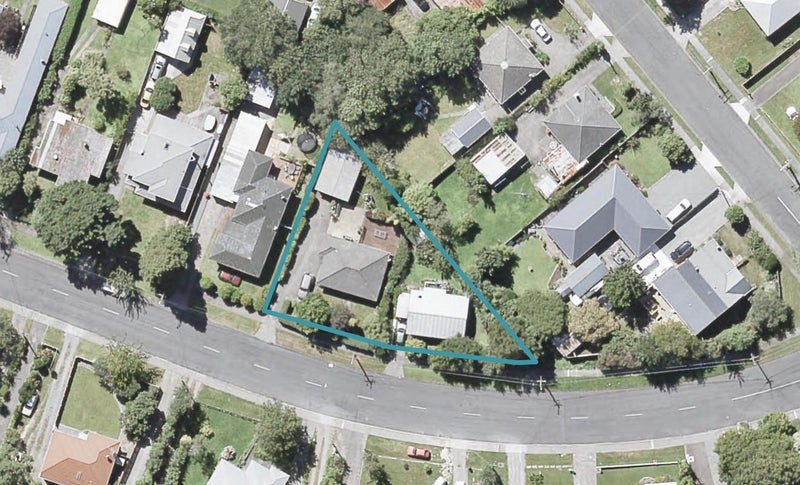 17 Hine Road, Wainuiomata, Lower Hutt - Carousel 1