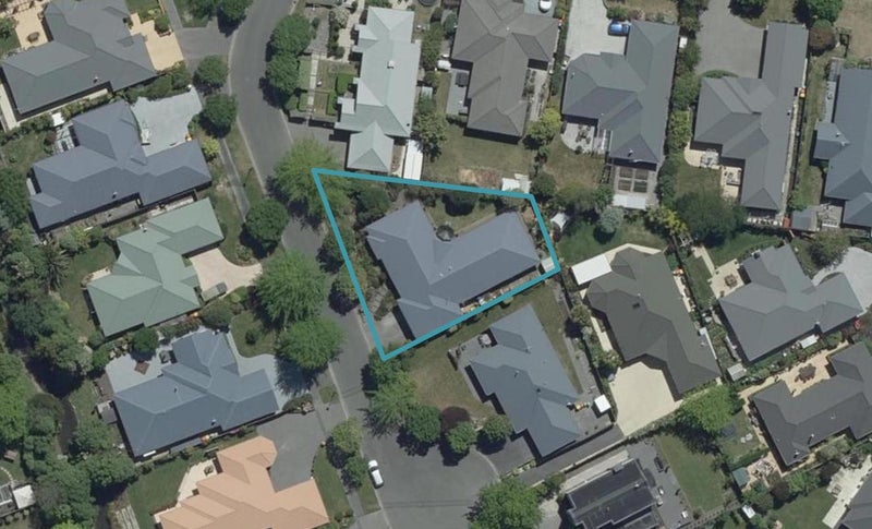 11 Creedon Glen, Casebrook, Christchurch - Carousel 1