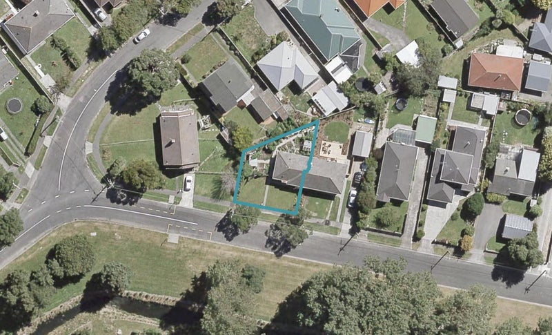 223 Riverside Drive, Waterloo, Lower Hutt - Carousel 1
