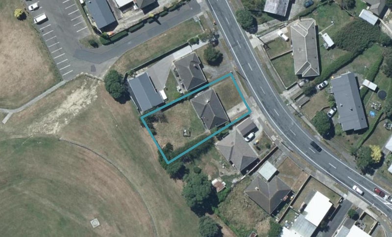 7 Castor Crescent, Cannons Creek, Porirua - Carousel 1