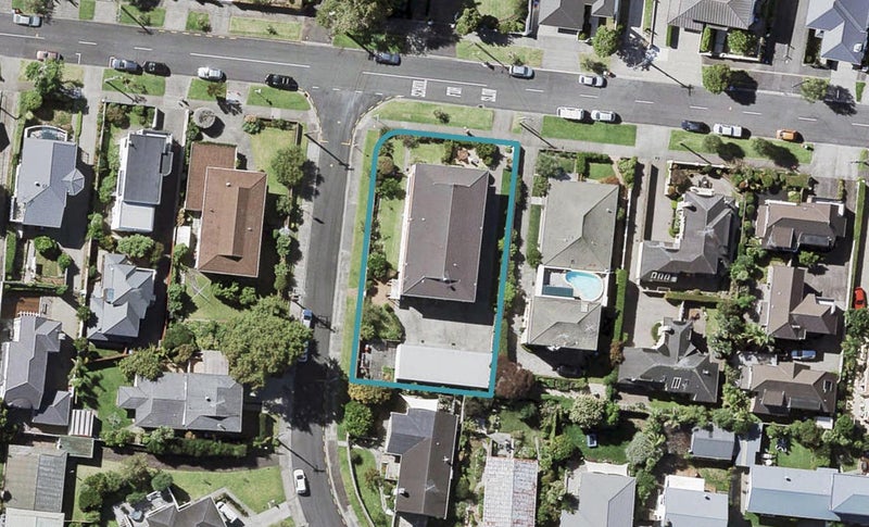 2/27 Rawhitiroa Road, Kohimarama, Auckland - Carousel 1