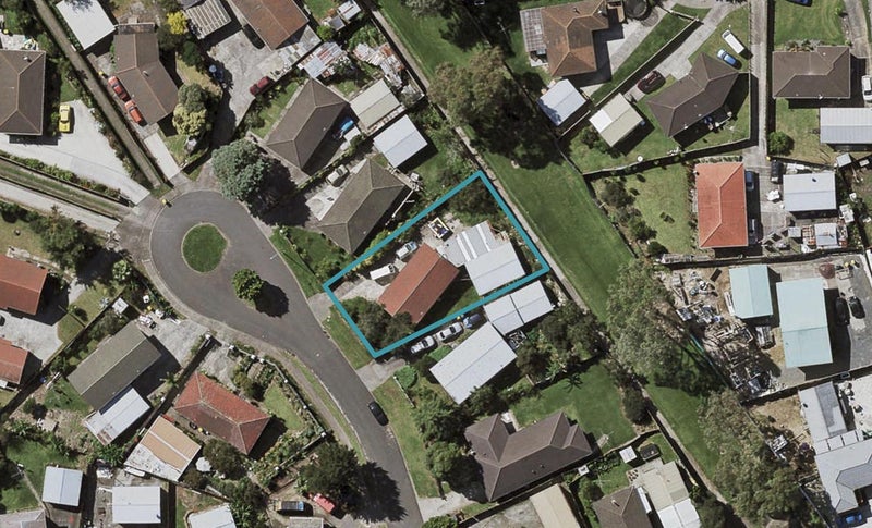 7 Pesaro Place, Clover Park, Auckland - Carousel 1