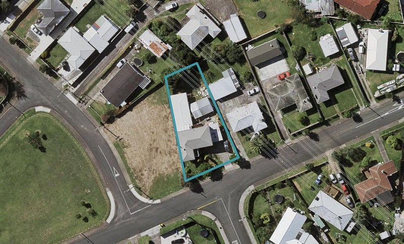 9 Clayton Avenue, Otara, Auckland - Carousel 1
