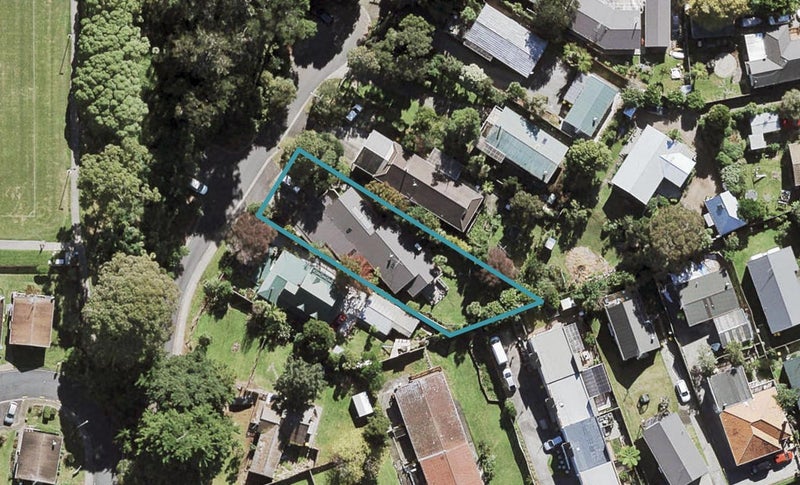9 John Bracken Way, Beach Haven, Auckland - Carousel 1