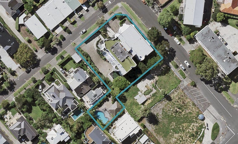 9/23 Coates Avenue, Orakei, Auckland - Carousel 1