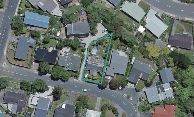 9 Chorley Grove, Churton Park, Wellington - Carousel 1