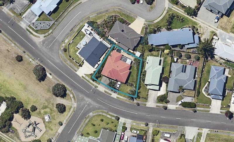 18 Fishermans Drive, Coastlands, Whakatane - Carousel 1