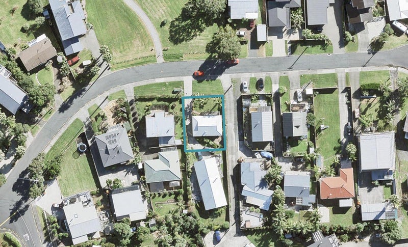 39 Pohutukawa Avenue, Red Beach, Red Beach - Carousel 1