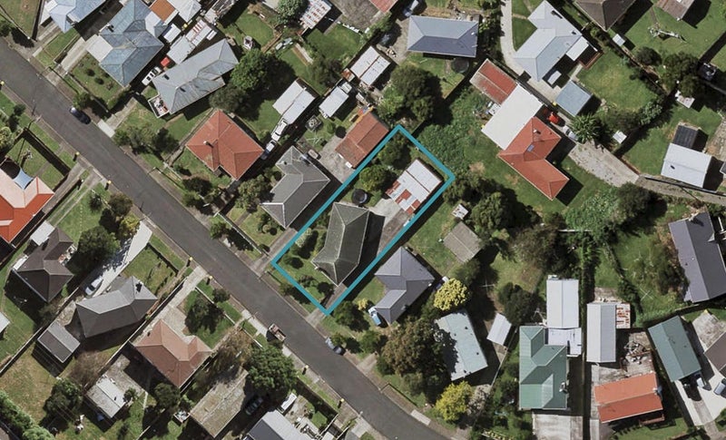 33 Clayton Avenue, Otara, Auckland - Carousel 1