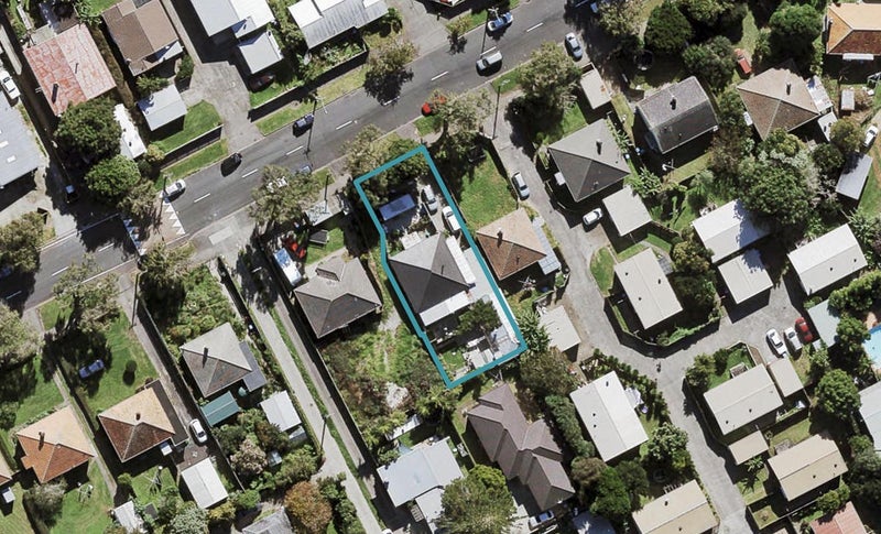 12 Riversdale Road, Avondale, Auckland - Carousel 1