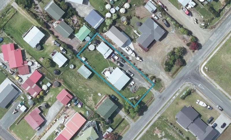 10 Lochiel Street, Mahia, Māhia - Carousel 1
