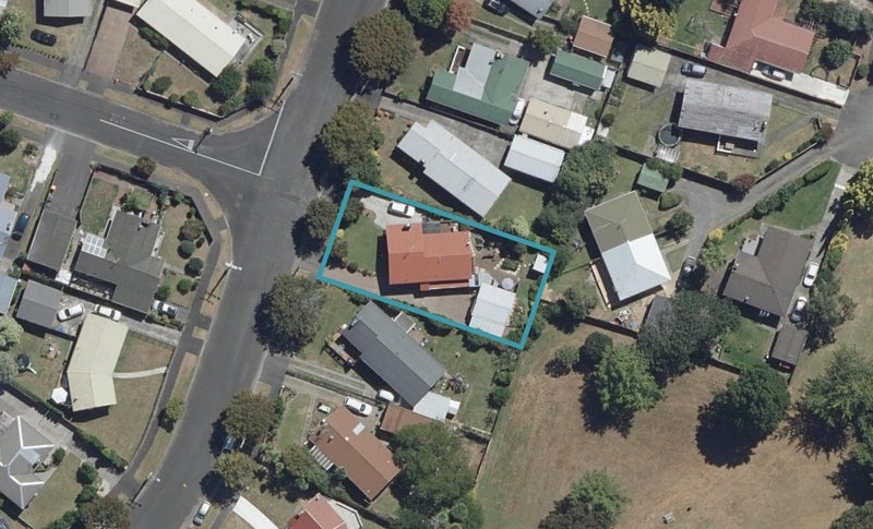15 MacMurdo Avenue, Glenview, Hamilton - Carousel 1
