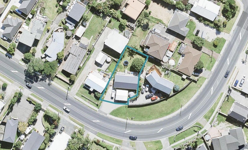 818 Whangaparaoa Road, Manly, Whangaparaoa - Carousel 1