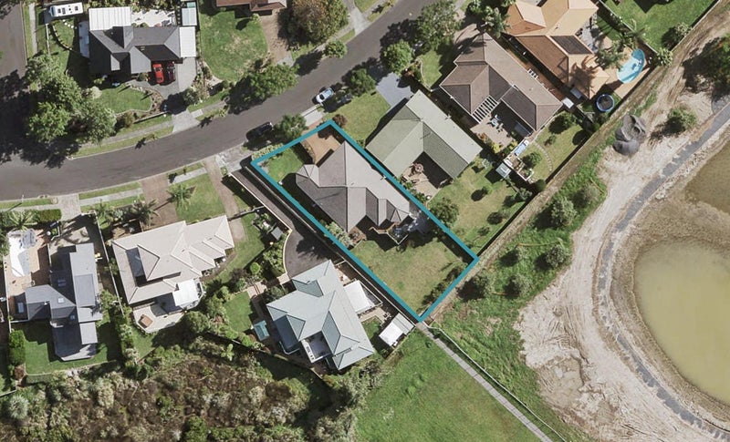 20 Keywella Drive, Conifer Grove, Takanini - Carousel 1