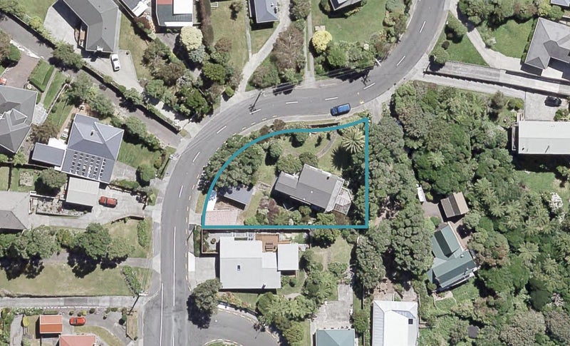 15 Pokohiwi Road, Normandale, Lower Hutt - Carousel 1