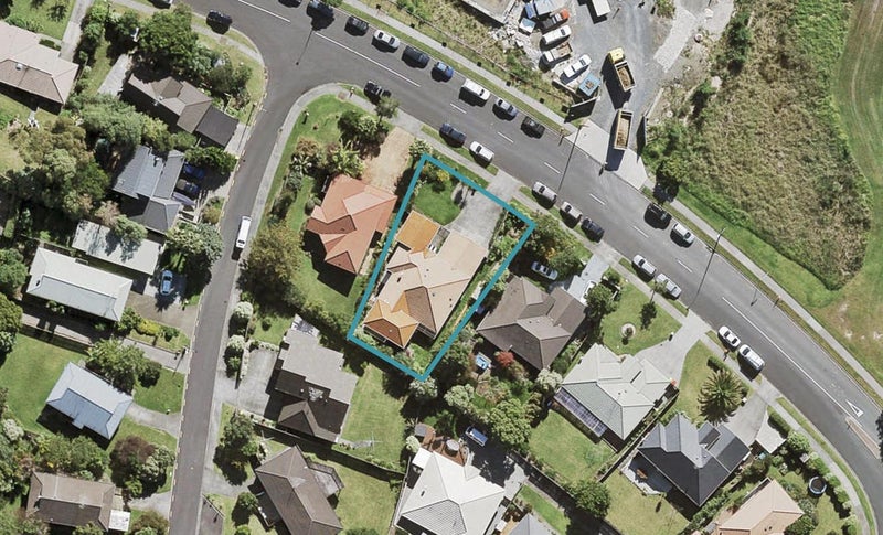 72 Unsworth Drive, Unsworth Heights, Auckland - Carousel 1
