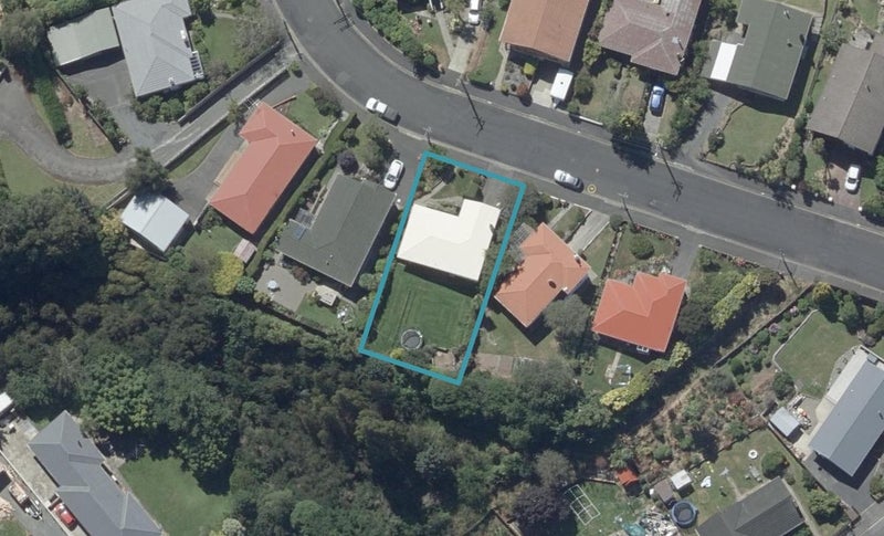 11 Honeystone Street, Helensburgh, Dunedin - Carousel 1